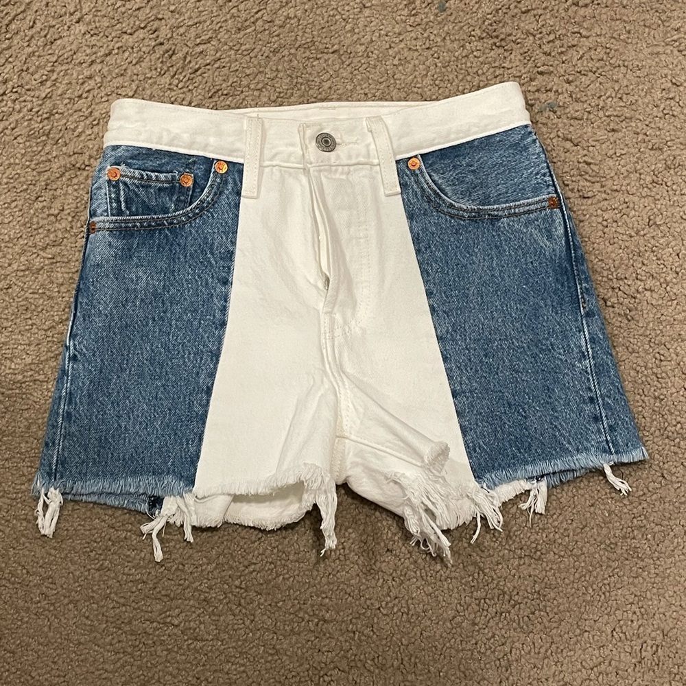 Levi’s two toned shorts